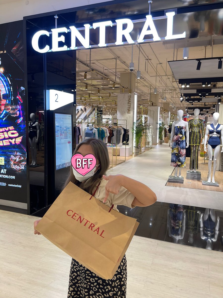 dodonat's tweet photo. @Centralnews มาช้อปแบบครบจบในที่เดียวก็ต้องเซ็นทรัลเลยคับ❤️ แต่ไหนๆก็มากับถุงเซ็นทรัลไปแล้วก็ขอเป็นเสื้อ #TeamBarcode เพราะรักเจฟบาร์โค้ดเท่ากันนนนน❤️💚
#ช้อปฟินวินทุกดีล
#CentralRobinson99JeffBarcode https://t.co/5XCPzXcDX4