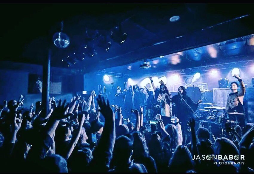 TheVeerUnion's tweet photo. Cheers to the Long Weekend! Be safe out there Everyone!
.
.
.
#theveerunion #longweekend #septemberlongweekend #september #goodtimes #metal #hardrock #summer https://t.co/QhFIW3FOEo