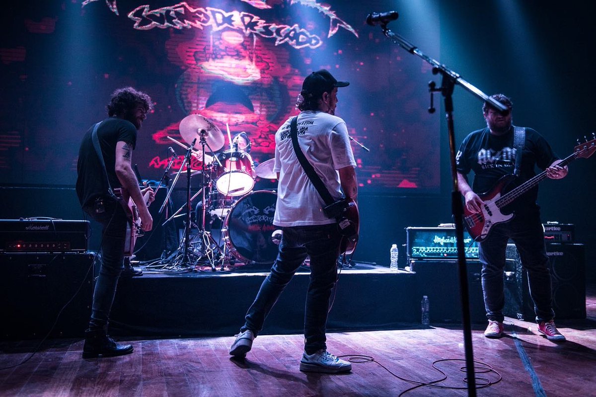 sdepescado's tweet photo. ¡Nadie va a entender el sentimiento que domina el cuerpo!
🔙 Presentación de #MotorAnimal en el @teatroflores.
📸 @facu_suarez https://t.co/4C9NaMtIQz
