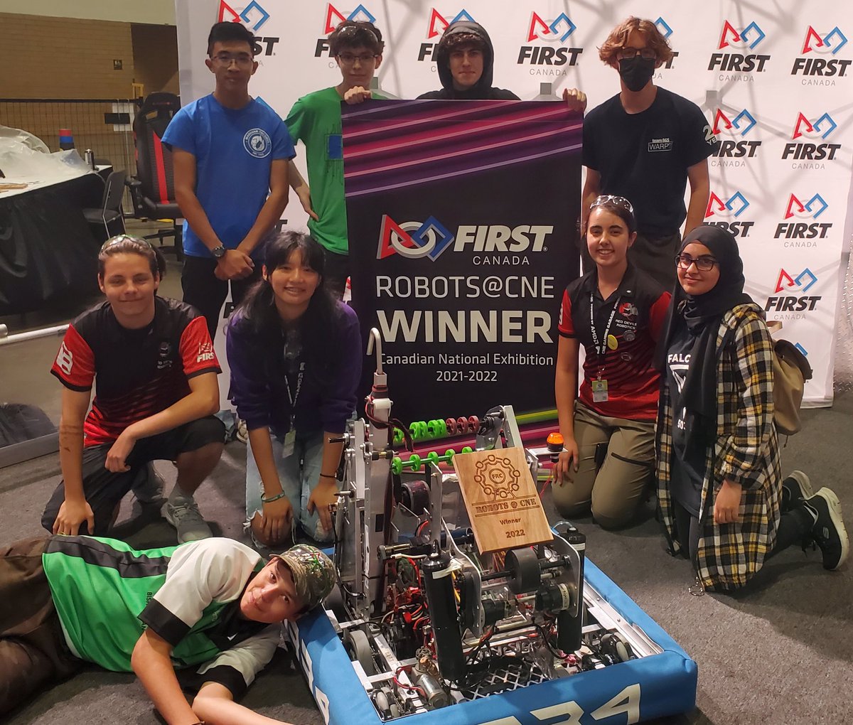 1334 Red Devils tweet media