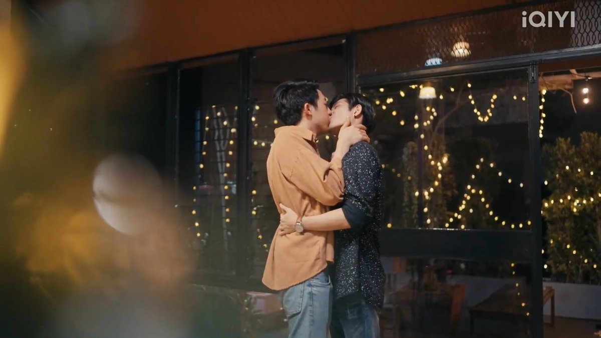 DoHaJun91's tweet photo. AND THE CHEMISTRY!!! THE CHEMISTRY WAS INSANE!!!!  #checkouttheseries #checkoutspecialEP #checkoutep13 #MSarawut #BeamAtichart https://t.co/IXbISCFIem