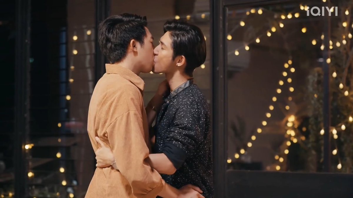 DoHaJun91's tweet photo. AND THE CHEMISTRY!!! THE CHEMISTRY WAS INSANE!!!!  #checkouttheseries #checkoutspecialEP #checkoutep13 #MSarawut #BeamAtichart https://t.co/IXbISCFIem