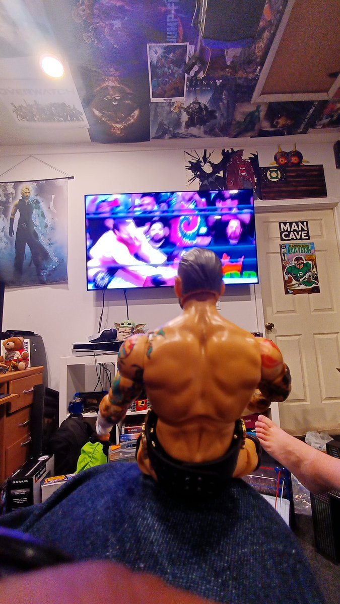 jhonnyrhinotime's tweet photo. @RingsideC @thunderrosa22 @CMPunk @AEWbyJazwares @AEWonTV @AEW @Jazwares The new #AEW #CMPunk watching #AEWAllOut #RSCALLOUT @RingsideC https://t.co/iTZPD6ywbY