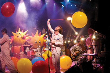 ryanegan's tweet photo. Did you see @theflaminglips in 2004 at the Big Day Out? I wrote about their equally brilliant and joyful sideshow at The Palace for this list of unforgettable gigs https://t.co/ExHi8QstCS https://t.co/ZdxHG2mX5j