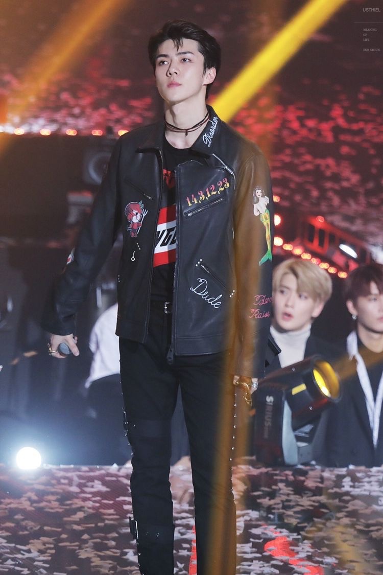 hourlyohsehun tweet picture