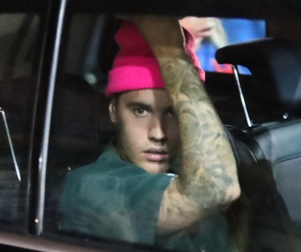 dandelmiro's tweet photo. AGORA SIM OFICIAL: @justinbieber partindo direto para o @rockinrio #2022 Saiu do hotel agora há pouco. #justinbiebernorockinrio #justinbieber #oficial https://t.co/8o7WTp6M2w