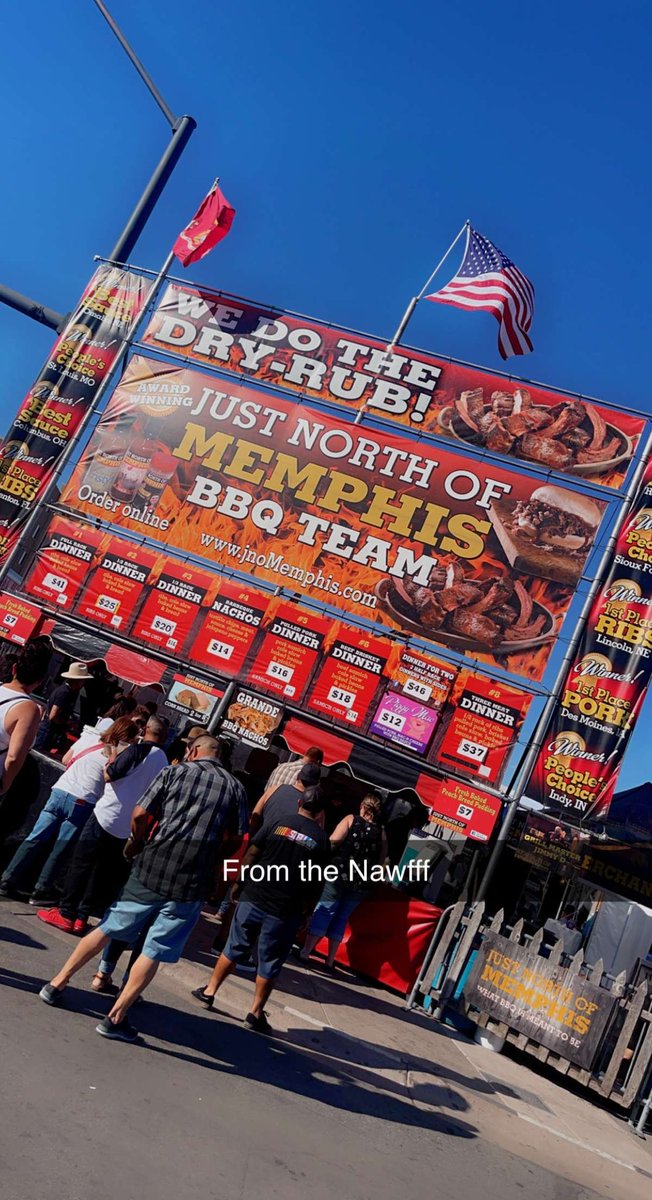 JohnnnyCakess's tweet photo. Top tier barbecue 🍖 #ribcookoff https://t.co/dJZ8GypOSm