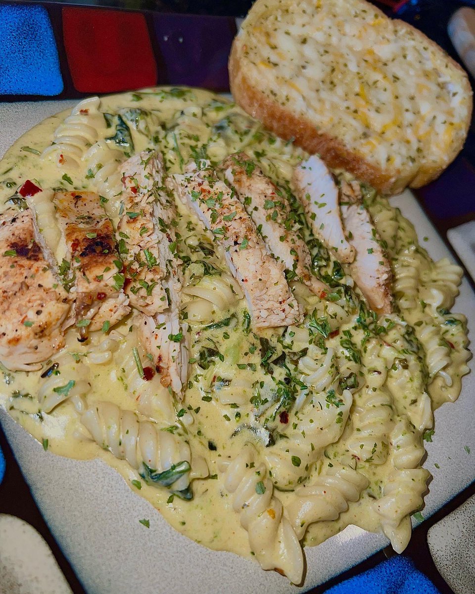 marzmtb_'s tweet photo. Taking my cooking show to #atlanta sometime in October calling anyone who’s a #chef #podcaster #YouTuber #contentcreator and #businessowner .. let me know wassup 👀 https://t.co/e0svq6gCzb