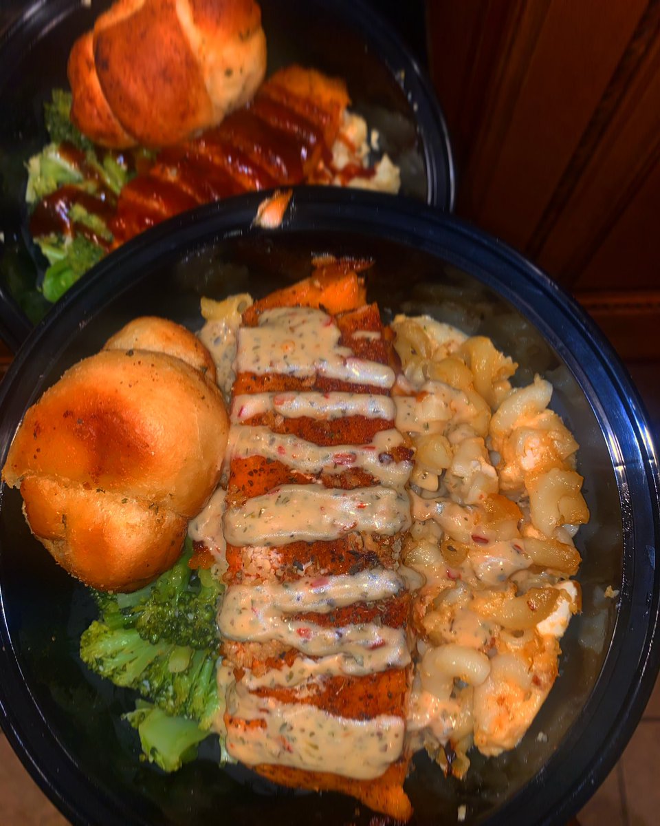 marzmtb_'s tweet photo. Taking my cooking show to #atlanta sometime in October calling anyone who’s a #chef #podcaster #YouTuber #contentcreator and #businessowner .. let me know wassup 👀 https://t.co/e0svq6gCzb