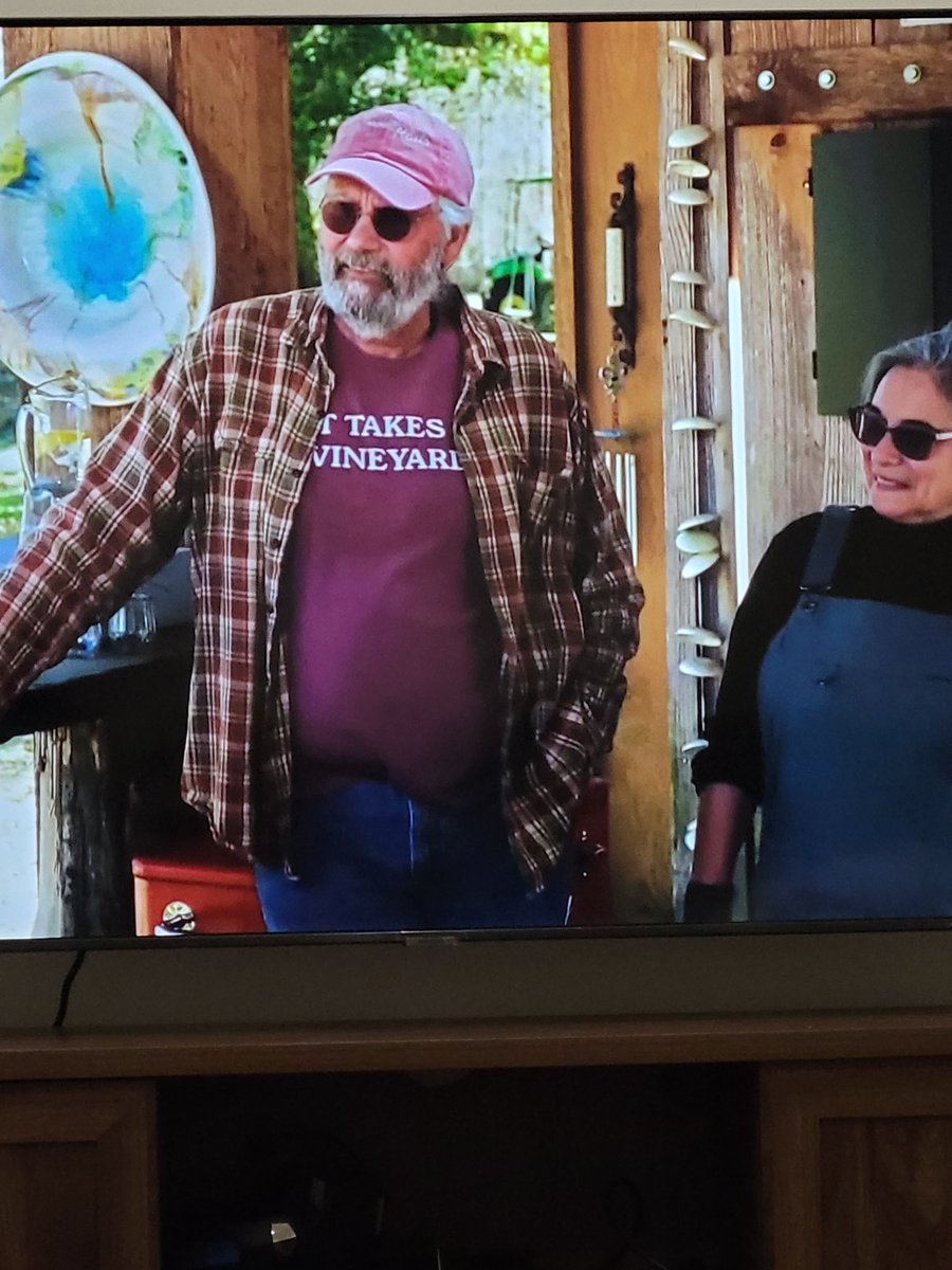 espositios90's tweet photo. Is this vineyard owned by Tommy Chong??? #90DayFiance #90DayFianceHappilyEverAfter https://t.co/FZUMWunVNX
