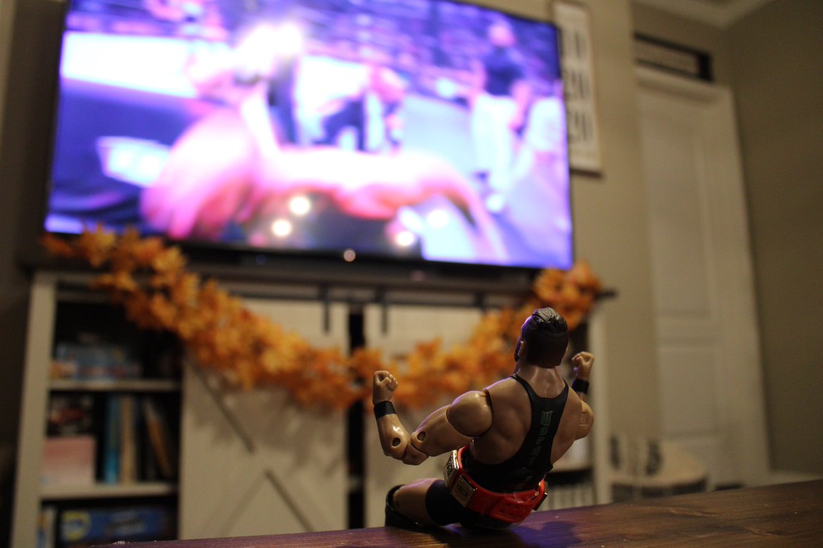 jdoggo2131's tweet photo. “Could’ve used a few more Powerbombs” #aew #ALLOUT #RSCALLOUT @ringsidec @KingdomFigure https://t.co/AB3W5yu2Vr