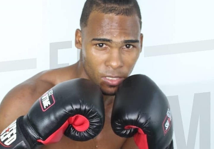 realboxingfact1's tweet photo. Edwin De Los Santos  gets the easy win over Jose Valenzuela.... https://t.co/6bGdnvX98l