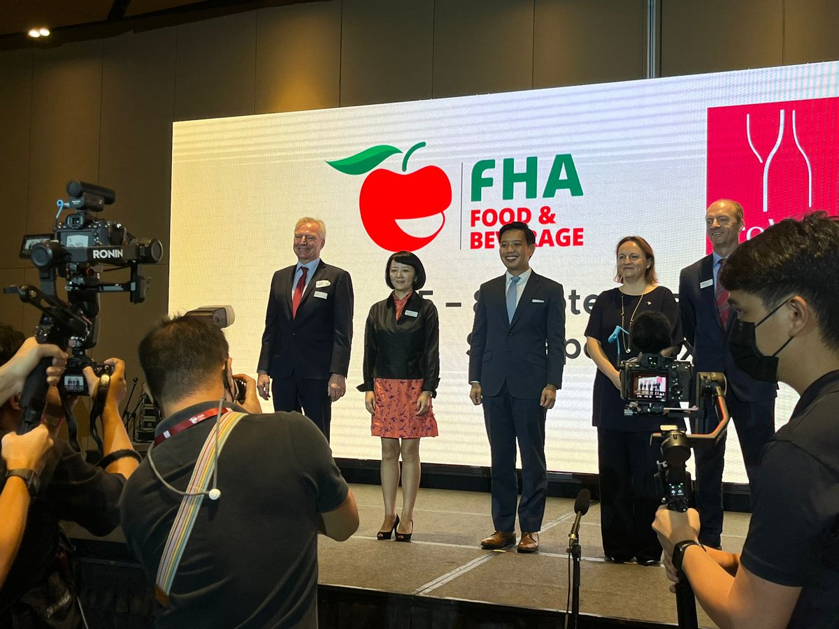 EUinSingapore's tweet photo. Full house &amp; terrific start to opening of @foodhotelasia where 🇪🇺 is the region of honour. 
Join us at the EU Pavilion to discover richness, diversity &amp; uniqueness of European #food &amp; #drink products.
#FHA #FHAFnB #FNB #EUAgriPromo https://t.co/tHt1Y11QpM