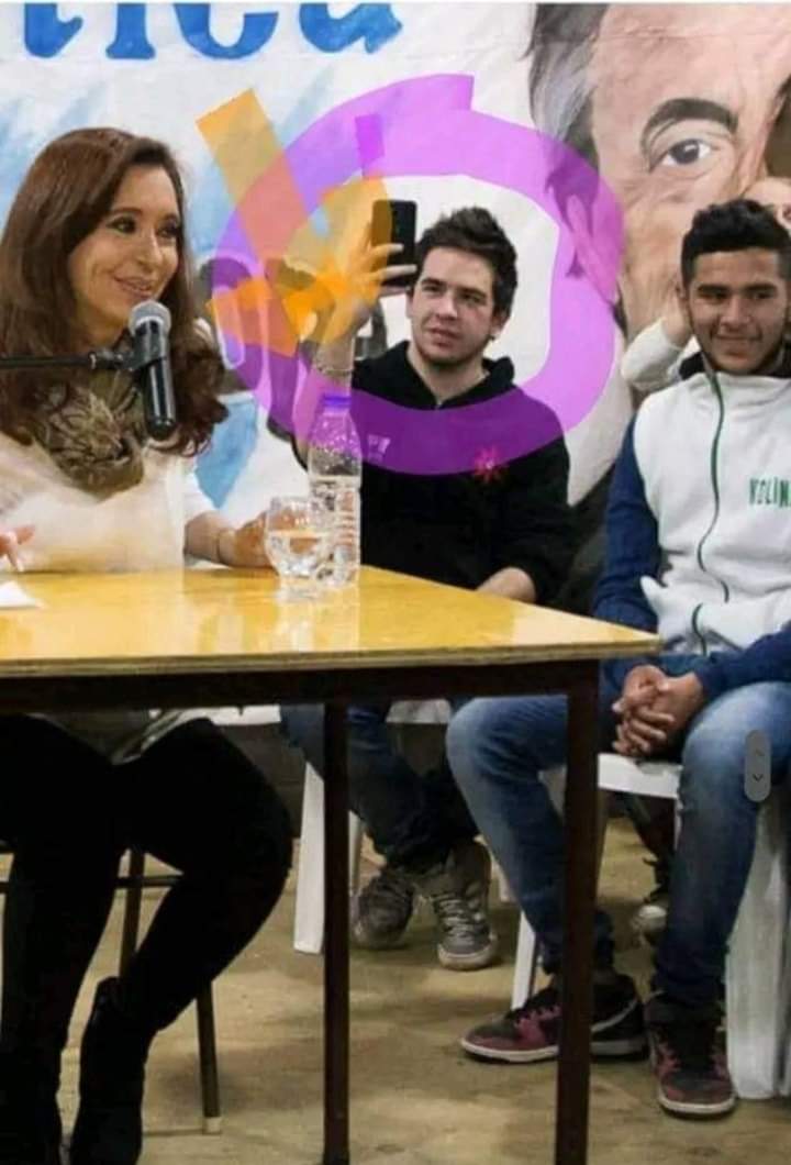 natybuki's tweet photo. @PPT_oficial #LaCulpaEsNuestra porque no dicen que el supuesto cicario era militante de la vistima??? https://t.co/s2ZGp504LQ
