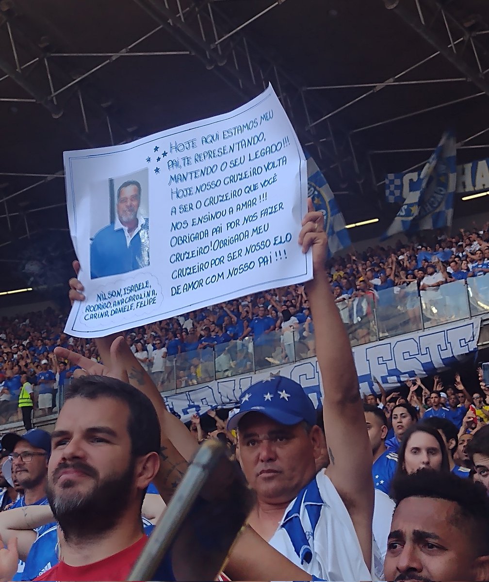 Virgiinie_R's tweet photo. Das coisas que eu vejo no estádio e me emociono 🤏🏼🥺 https://t.co/Ek4qskYtfh
