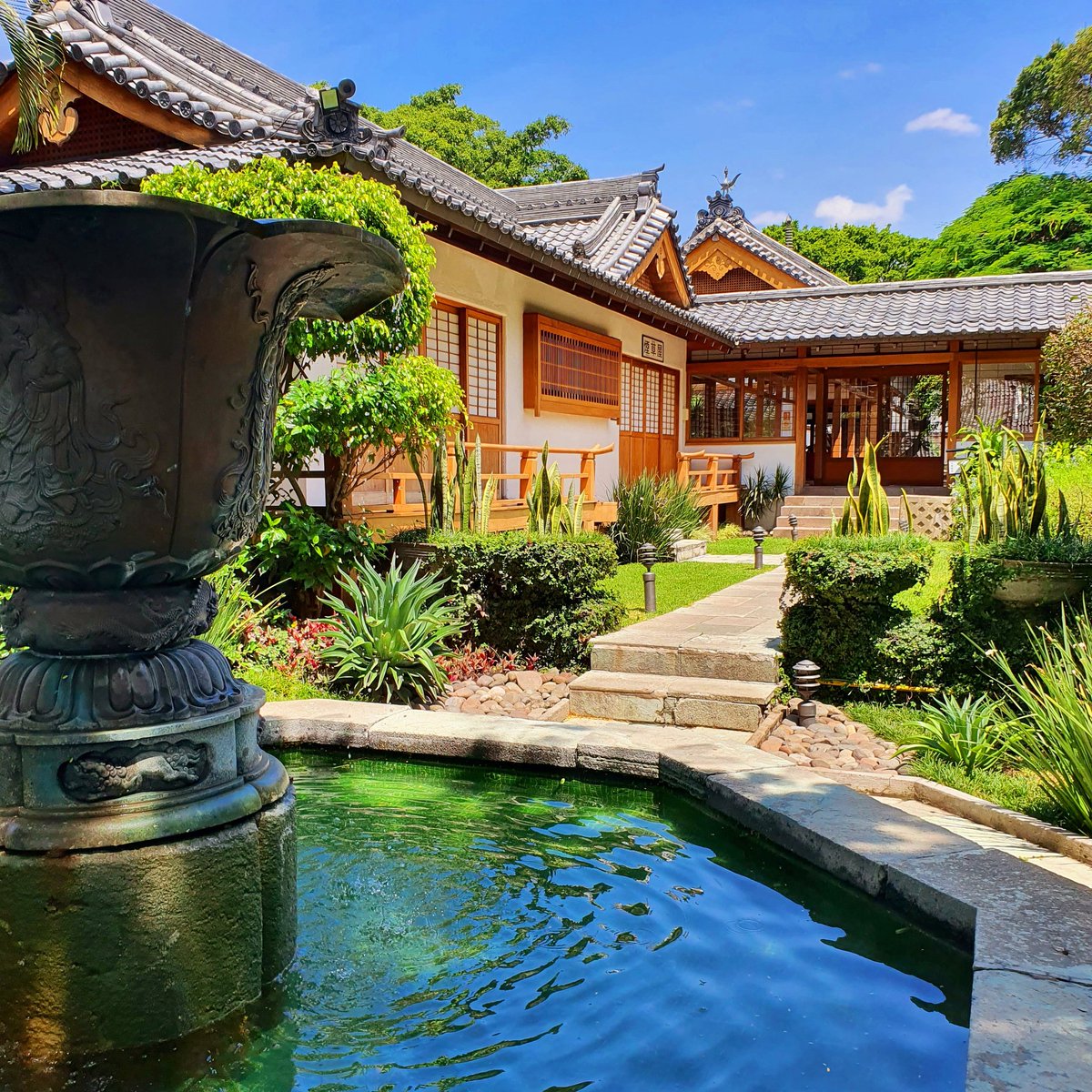 RolandoAndow's tweet photo. Si eres amante de la arquitectura japonesa 🇯🇵, debes visitar Sumiya. Este sofisticado hotel está ubicado en Jiutepec, Morelos. 

#RolandoAndow #japon #japan @CaminoReal https://t.co/F2xhHP5h3Q