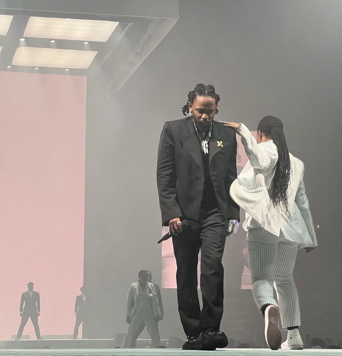 dakendrickbible's tweet photo. Not your savior @kendricklamar https://t.co/m6AYAkcLvx