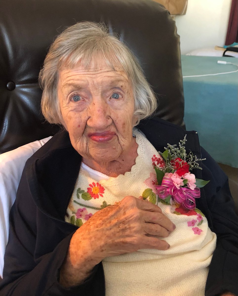 Local12's tweet image. 🎈🥳️ Please join us in wishing Ann Campbell Delaney a very happy 100th birthday! 🎁🎂

Ann, from Butler, Ky., is a WWII veteran, retired US Navy nurse, First Lieutenant JG, mother of 7 (2 of whom went on to serve in the military), grandma to 15 and great grandmother to 11.