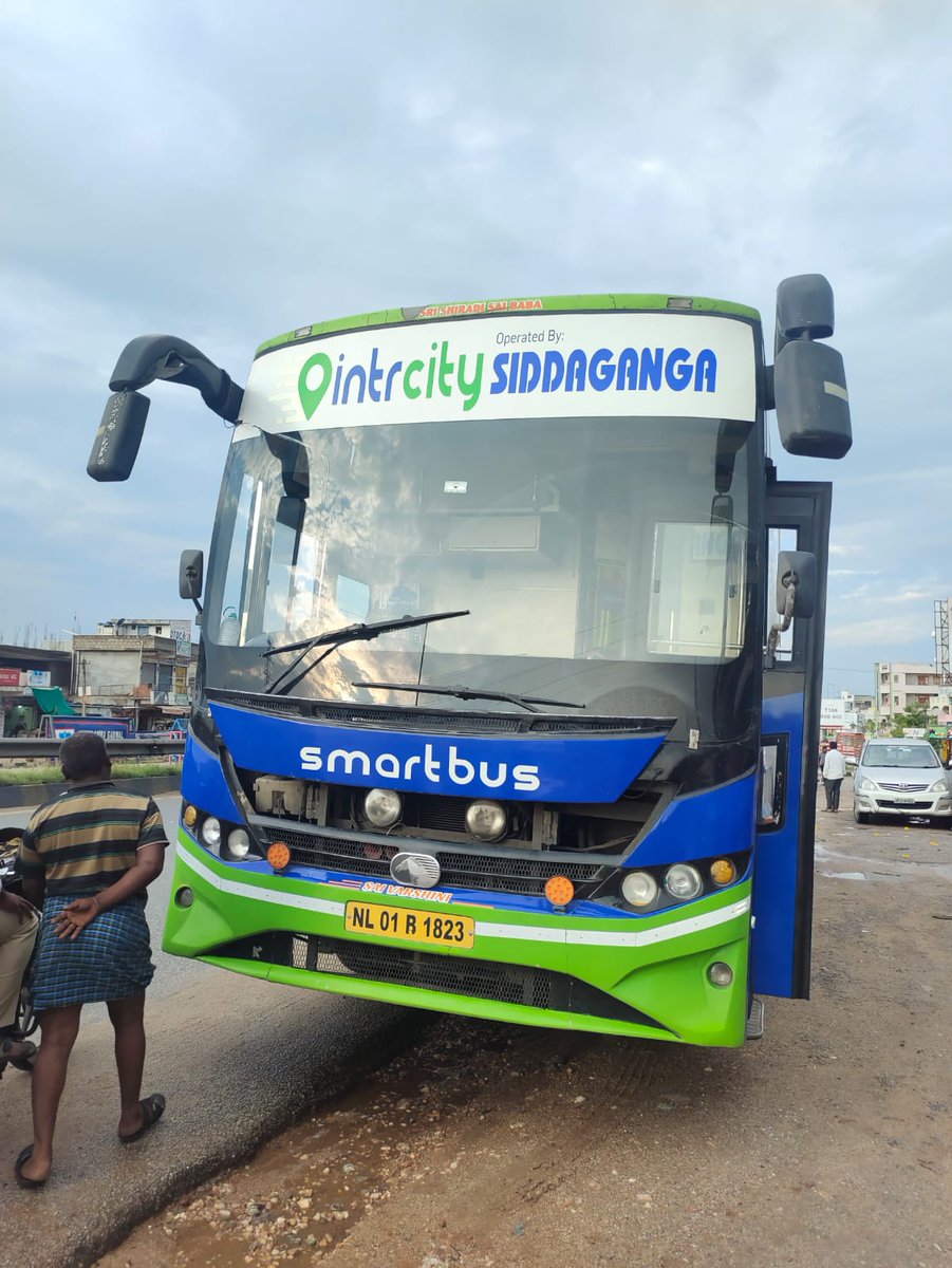 Shashi2159's tweet photo. Hello, 
@IntrCity 
We have been traveling to Hyderabad from Bengaluru, The bus got a breakdown near 180kms to hyderabad, no other source was provided to us, all are waiting here, will we be getting a refund? What action should be taken? They didn't even arrange other buses, https://t.co/MHSQ7XcwaO