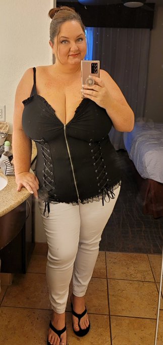 Off to Freemont St with daddy! Haven't been there in YEARS! I finally get play a bit on this trip. 😝<a href="/tag/tittytuesday"class="tags"><span>#tittytuesday</span></a>