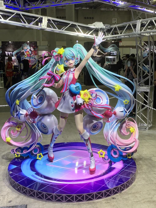 改めて #マジカルミライ10th ありがとうございました。マジミラってミクさんたちへの愛でできてるライブだけど、今回はミクさんたちからも沢山愛を貰った気がします。本当に幸せな3日間でした! 