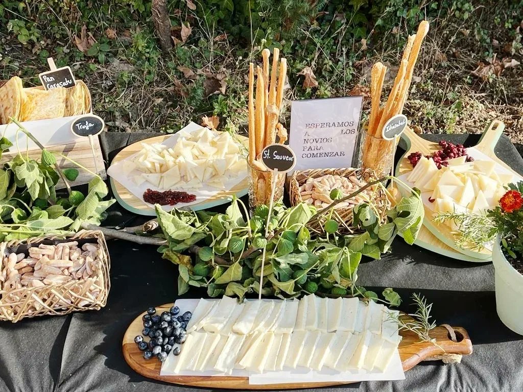 bareltolono's tweet photo. Y estas son algunas fotos de cómo quedó nuestro trabajo ¿Os gusta?
#boda #bodas #events #bodas2022 #wedding #weddingday #food #catering #eventazos #eventosprivados https://t.co/JYXhczo8Vz