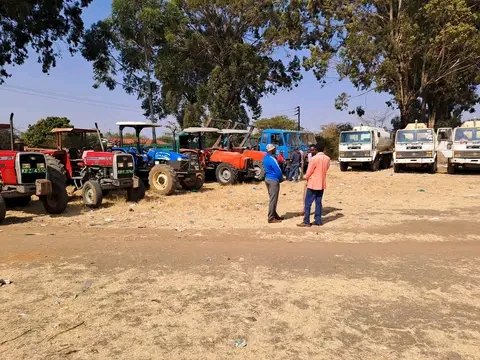 GeoffreyMwolol1's tweet photo. This is the situation at Public works Ground.
The Governor Hon Wavinya Ndeti  is expected to inspect all County Vehicles and Drivers in a few. 🔥🔥🔥
#TwendeKaziNaWavinya.
#WavinyaDelivers
#ItsTimeToWork. https://t.co/P8kNFMNi0R
