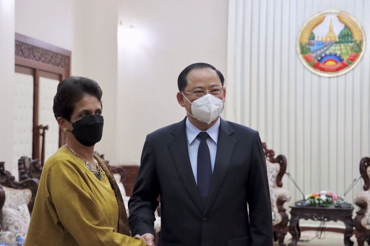 UNDPLaoPDR's tweet photo. Policy to accelerate change📄.
#Now @UN Asst Sec General & @UNDPasiapac Regional Director @Kanniwignaraja meets H.E. Sonexay Siphandone, DPM of 🇱🇦
@UNDPLaoPDR is proud to partner with the govt on Lao’s dev priorities thru initiatives + #SDGs in alignment with the 9th #NSEDP https://t.co/GgMy9b6wpu