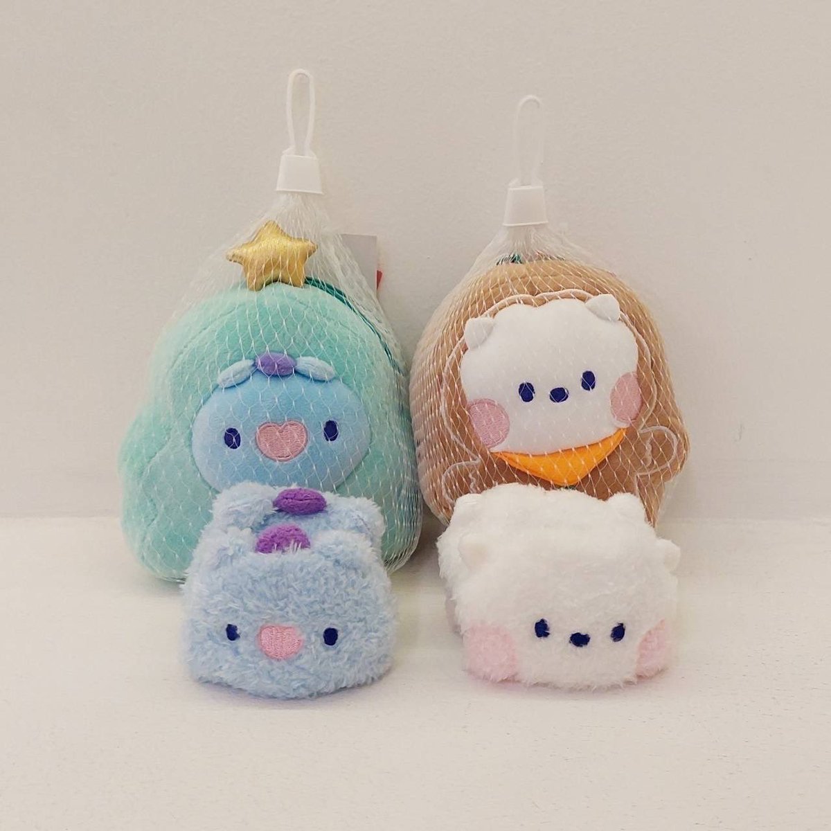 กิ๊บหนีบผม ตุ๊กตาน่ารักๆ ที่ทุกคนไม่ควรพลาด สินค้าใกล้หมดแล้วน้า รีบมาดูที่ Shop BT21 เลย

Central World ชั้น 7
🛍 สามารถสั่งซื้อได้เลย Online Add Line  @bt21thailandpopup สั่งได้เลยทั่วประเทศ 

#BTS #BT21 #BTSARMY #ARMY #ตลาดนัดบังทัน #ตลาดนัดBT21 #ตลาดนัดBTS