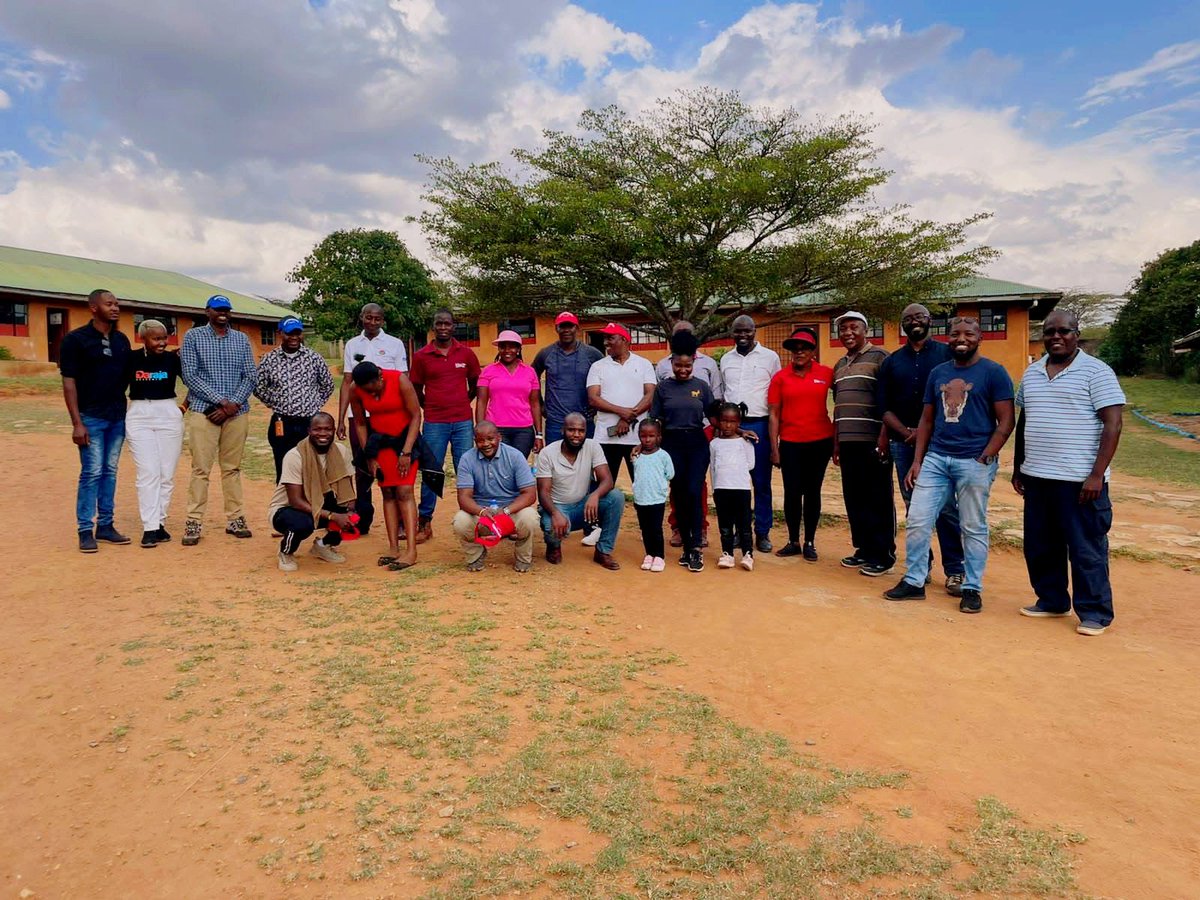 wild_jaynes's tweet photo. A dad is someone you look up to no matter how tall you grow. Daraja #FathersDay2022 was a day full of fun, inspiration, family moments and sharing. Thank you to all Daraja dads who attended and made this day a beautiful day.#fathers #mentorship #familyfun https://t.co/nakvZUbkxD