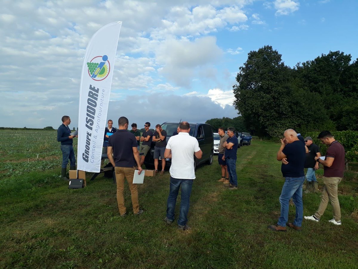 GroupeIsidore's tweet image. Début des visites d’essais génétiques maïs grain pour le @GroupeIsidore et ses agriculteurs.

Notre première visite a été une réussite, des agriculteurs impliqués et de nombreux échanges pour préparer l’avenir.

#agriculture #negoceagricole #environnement #grandescultures
