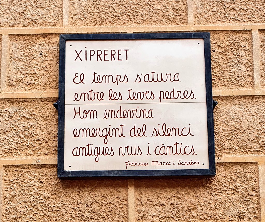 HospitaletLl's tweet photo. Llocs per descobrir a #LHospitalet
"Sóc d'Hospitalet,
veí que és la terra on jo vaig néixer, que és el lloc que m'ha vist créixer,
i és aquí on jo vull morir".
Jaume Ventura.
#CosesBonesDeLH #RaconsLH https://t.co/GMqvO4Zz8u
