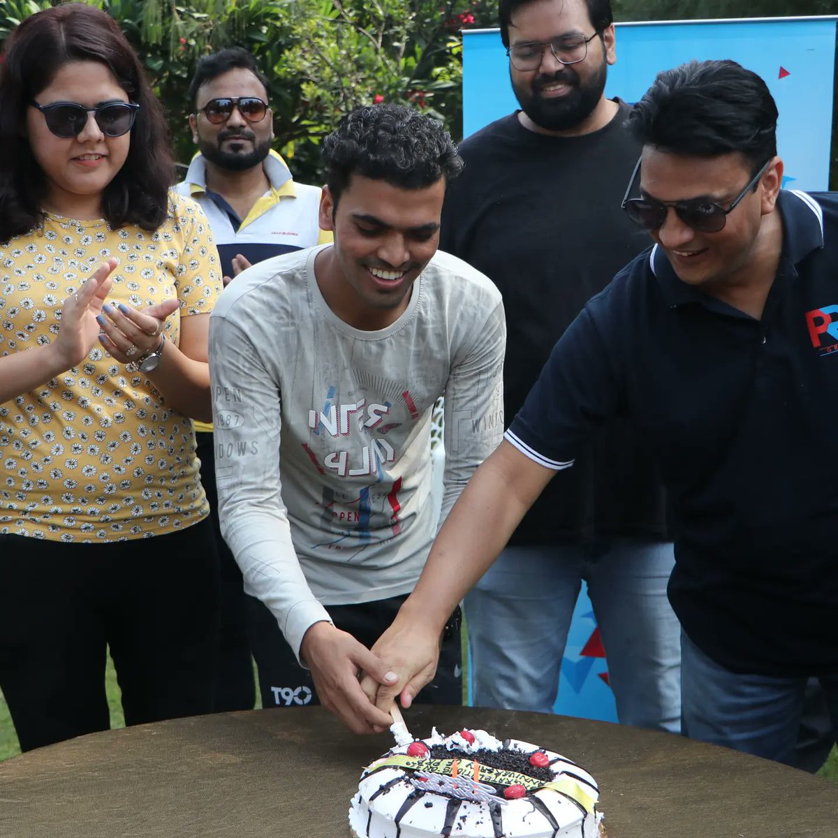 prprofessional7's tweet photo. Slice of happiness! 
To mark the completion of 11 years of excellence and innovation since its inception, #TeamPRP cuts the cake with our Founder and Managing Director Mr Sarvesh Tiwari. 

#PRPTeam rocks !

#Winning11 #11YearsOfPRP #MoretoCome
#PRPGroup #PRP https://t.co/WFEiPUwZgB