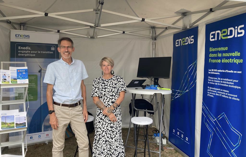 Enedis_AuRA's tweet photo. .@enedis présente à la 1ère édition du salon #PleinR au Parc des Oiseaux à Villars-les-Dombes, consacré à la #transitionenergetique, à la mobilité douce et électrique, à la biodiversité. https://t.co/m8S1IXulIb