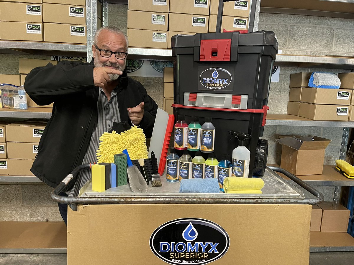 diomyx1's tweet photo. Morning folks… it’s UNCLE ALBERTS WORLD FAMOUS COMPETITION time

Win this fantastic Valeting Kit with TOOL TROLLEY (we talkin’ a 4 figure sum prize here £12.76)

To enter:
Like
Retweet

Then go to our home page and follow the instructions on the video https://t.co/TqmMuyLgW8 https://t.co/fqfQDxeL2w