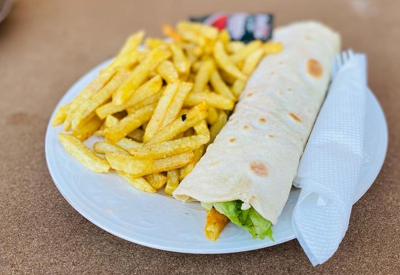 Pepeskitchen's tweet photo. Good morning,
Try out @Pepeskitchen meals prepared with love, Amazing food, mouth watering taste and all at a very friendly price. 
We do deliveries all around Kampala.
Located: Makerere - behind Ham shopping mall 
 Call to order: 0778391429 https://t.co/weizUdpyjg