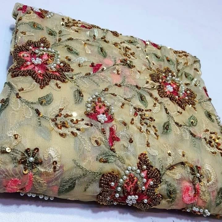 Inayafatima5's tweet photo. Cutdana Handmade Chiffon
2piece Shirt &amp; Duppata
Fabric Pure Soft Chiffons 
SHIRT Front 46 Lenght 26 Wedth + 12 Inch Extra Side Boti for additional Use BACK &amp; SLEEVES 1.5 YARD  DUPPATA 2.5 YARD
*Price RS/- 3200
#CashOnDelivery 
#For_Orders 
#WhatsAppNo 
0316 7789899
0314  6357358 https://t.co/WW9NwLnoJy