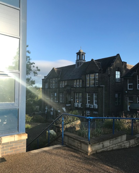 BRGS_1701's tweet photo. New academic year, new opportunities #BRGSvalues #opportunity #firstday Welcome to Year 7 and Year 12 - hope you have a fantastic day! https://t.co/iMfCfSHFNw