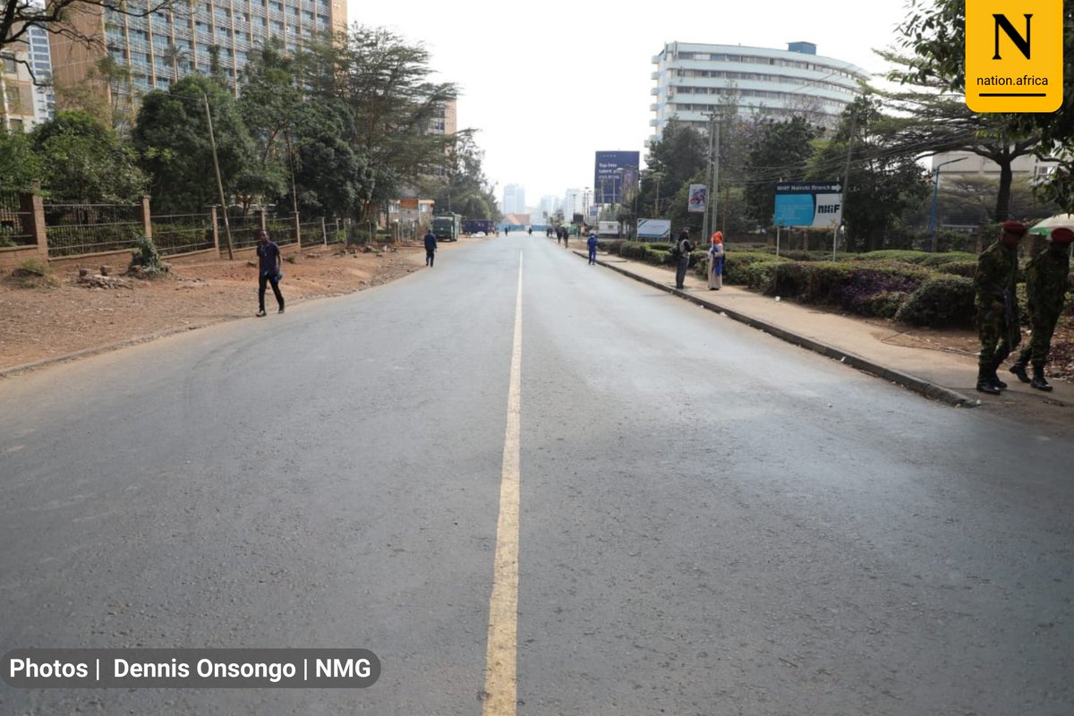 NationAfrica's tweet photo. Heavy police presence along Bishop road ahead of the #SupremeCourtruling 

Photos | Dennis Onsongo | NMG https://t.co/1NrsP1U8DQ
