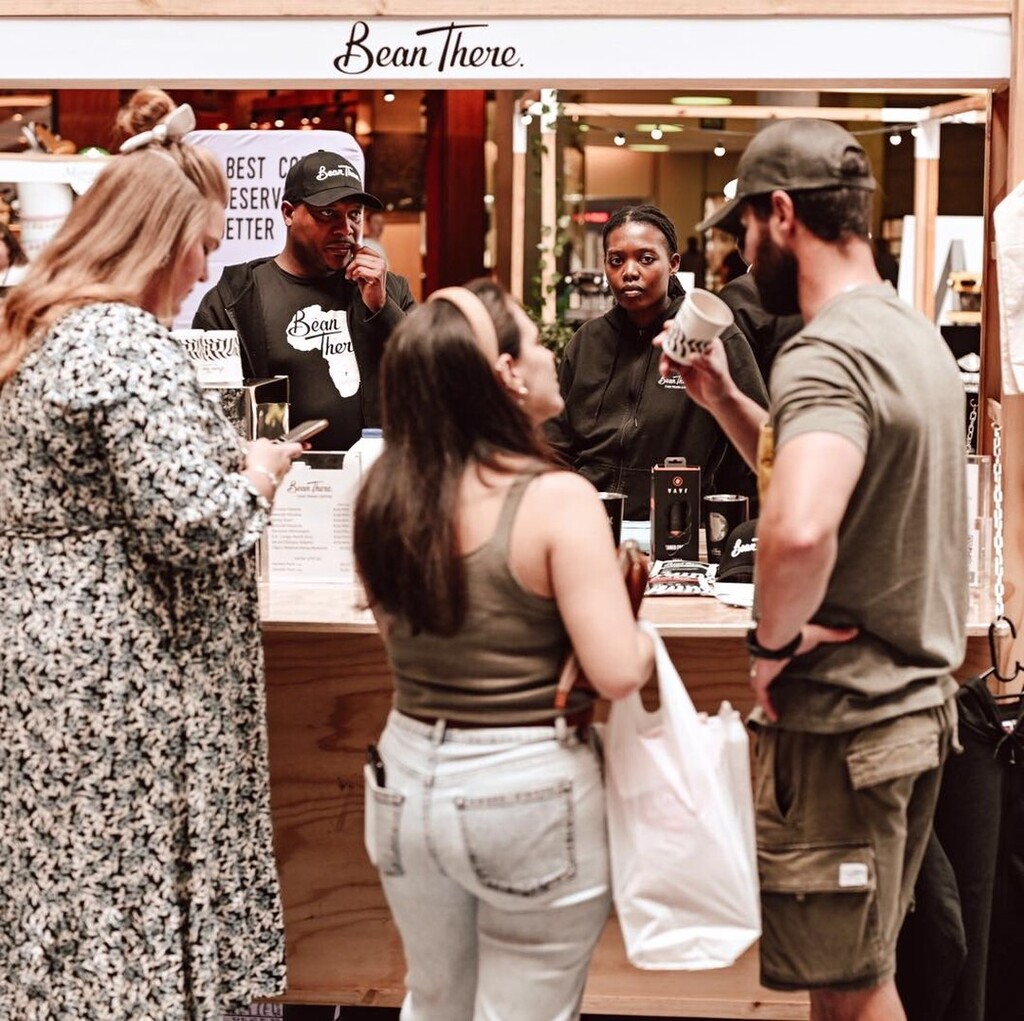 BeanThereCoffee's tweet photo. We enjoyed spending time at @thespecialtycoffeeexperience last weekend. Here’s a throwback!
#beantherecoffee #directfairtrade #coffee #seekthebest #thespecialtycoffeeexperience #fourwaysmall https://t.co/59j1fTvrEW https://t.co/XfEDA9U8pO
