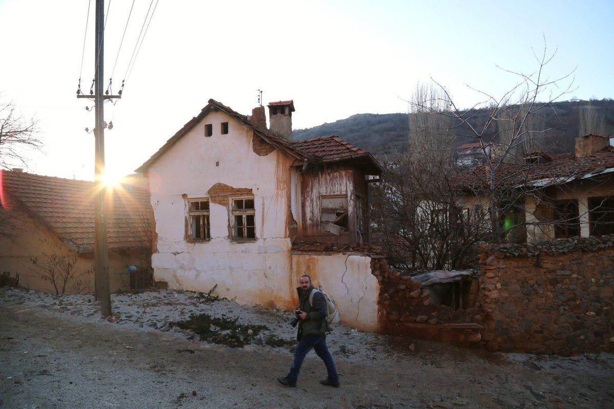ALlapashtica's tweet photo. Nëpër Kosovë kam disa vende speciale që i frekuentoj, ama Janjevën e kam shumë për ❤️
Po ju ftoj me datën 8 Shtator në Shtëpinë e Evropës në Prishtinë me i pa dostat e mi të Janjevës ora 19:00 https://t.co/SzX1kjbAsM