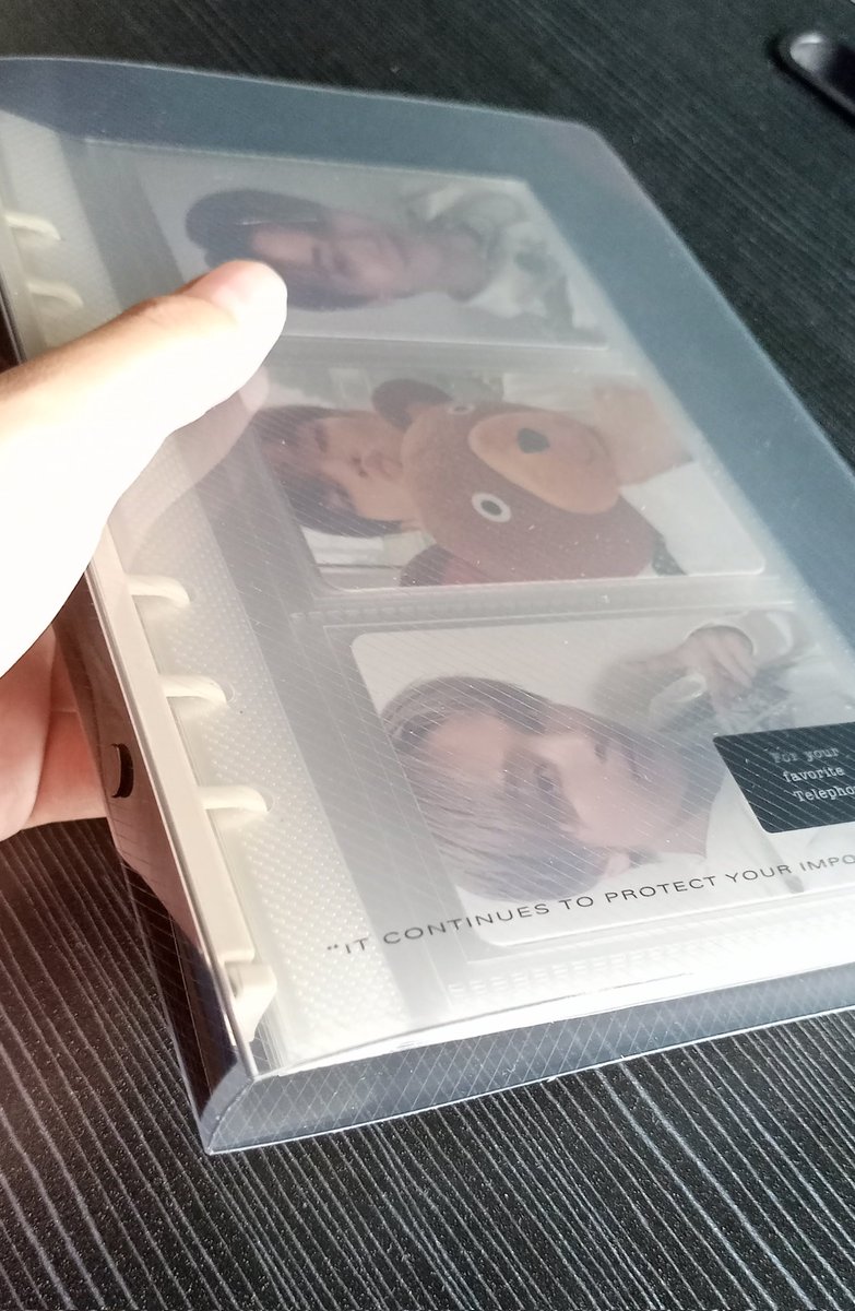 gyuwonnn's tweet photo. ꒰ wts lfb ph ꒱

— binder / collbook
— 140php
— from japan! maganda yung quality and thick yung sleeves :) may konting dents lang (pls check thread)

— payo | onhand

## kpop pc photocard album collect book binder 3 pockets A6 https://t.co/DNG0mxLKul