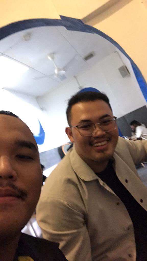 sultonIjo's tweet photo. Sebutan upin ipin, pipit murat, ambek kembar siam sering disematno nek adewe yan, bahkan akeh seng salah nyebut jeneng e adewe (masiyo luwih ganteng titik awmu) suwun wes nompo aku dadi kancamu, mas mu, suwun sering ngekeki mangan aku pas lek gak dui duit https://t.co/Gl8qJvnjb2