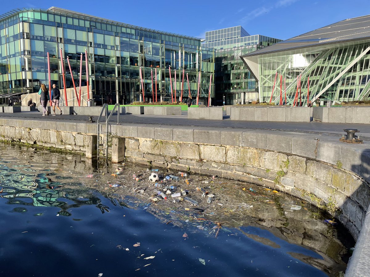 AislingTM's tweet photo. An @IrishLitter survey of 33 waterway areas found only 8 were deemed ‘clean’ - Grand Canal Dock pictured here was deemed ‘heavily littered’ which denotes dumping. @rtenews https://t.co/8SiVoj8uac