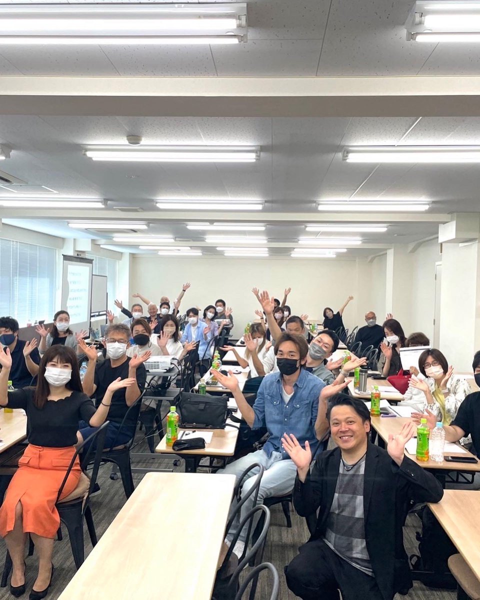yamatomo1122's tweet photo. 本日、ゼロイチ勉強会を開催しました！

1長時間のセミナーですが、自分の人生を棚卸しをして、その経験から自分だけの商品を作り出す作業。

参加された方は試行錯誤しながらも、自分に向き合い、新たな事業の原石を発掘されていました！

今後、起業、副業を始めたいという方はぜひご参加ください！ https://t.co/qUAVFNgjL2