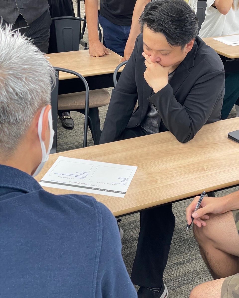 yamatomo1122's tweet photo. 本日、ゼロイチ勉強会を開催しました！

1長時間のセミナーですが、自分の人生を棚卸しをして、その経験から自分だけの商品を作り出す作業。

参加された方は試行錯誤しながらも、自分に向き合い、新たな事業の原石を発掘されていました！

今後、起業、副業を始めたいという方はぜひご参加ください！ https://t.co/qUAVFNgjL2