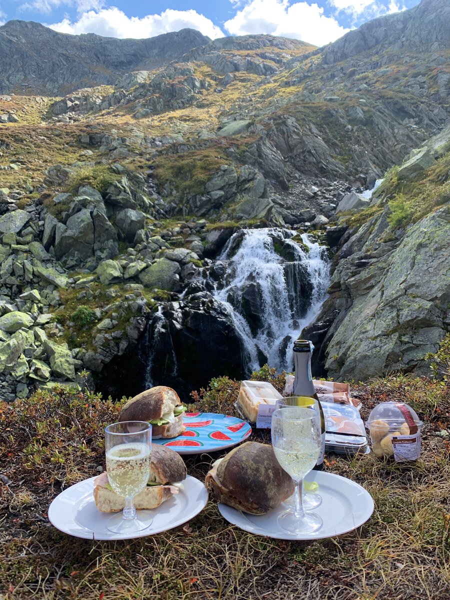 PortmannCarrick's tweet photo. @BraydenCreation All food tastes better outdoors 😄
#Picnic #HamRoll https://t.co/5cEYzmXeWj