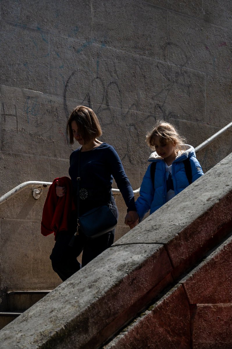 cgleeson83's tweet photo. Family time
#walking #together #handinhand #mother #daughter #london #nikon #streetphotography #family https://t.co/8cxC5D1P7J