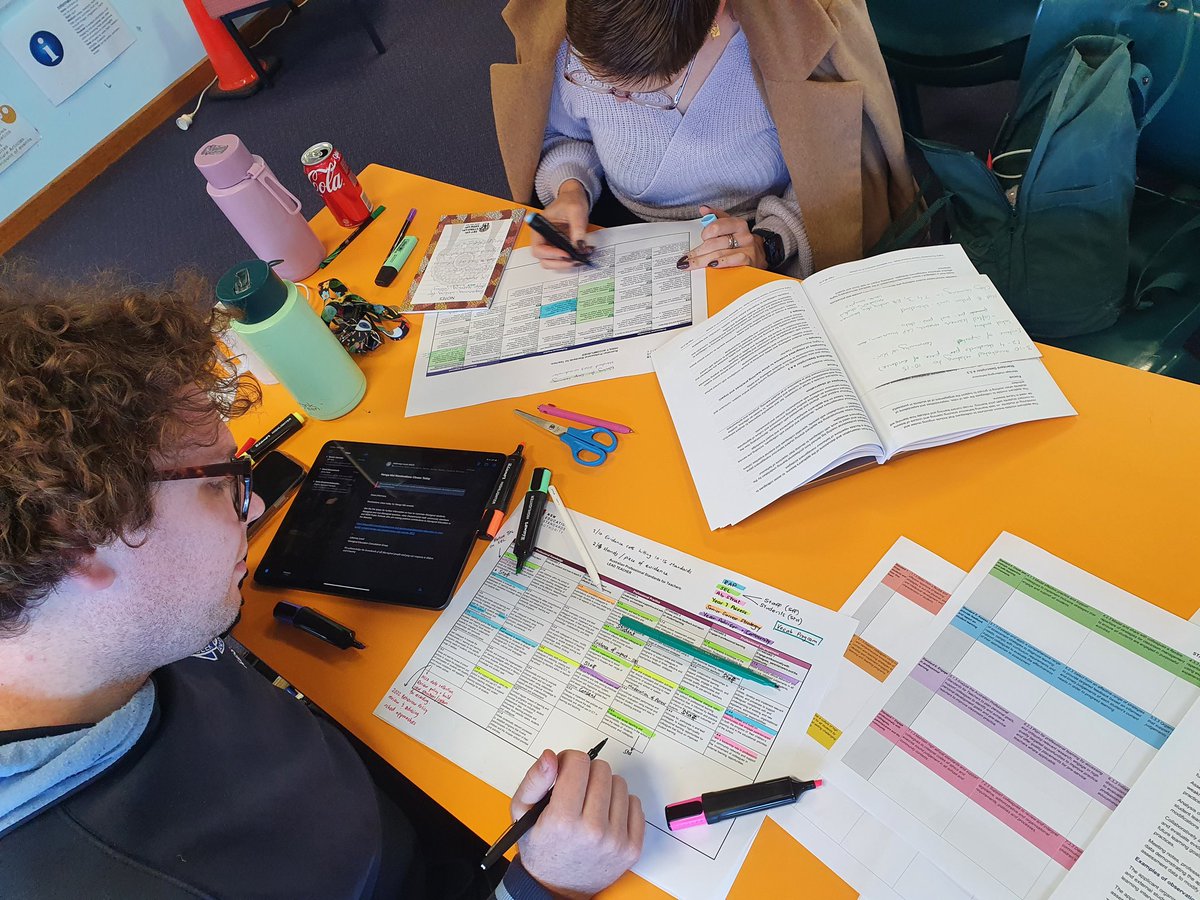 ReneePettit13's tweet photo. Our school is making the most of Year 11 exams and blocking out time for our many aspiring HALT's to reflect and plan. 
#mentoring #collaboration #improvingpractice
@HaltNexusNSW  @NSWHALT  @RegionalSouthOD https://t.co/2Jv77ytGRk