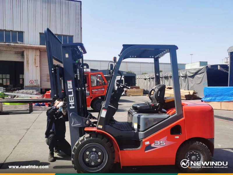 newinducn's tweet photo. 4 HELI CPCD35 Forklift
⏬⏬⏬More models info⏬⏬⏬
📧sales@newindu.com
#HELI #Forklift #CPCD35 #machineryexports #heavymachinery #constructionmachinery #heavyequipment #Argentina #HELIForklift https://t.co/ITPQoccQFq